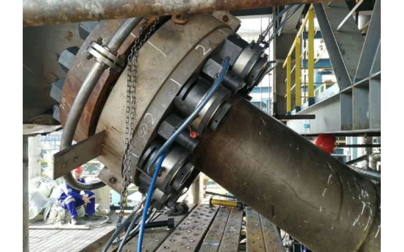 化肥氨合成塔顶盖螺栓预紧客户选用云开体育官方网站登录·(中国)官网入口KWZK液压螺栓拉伸器